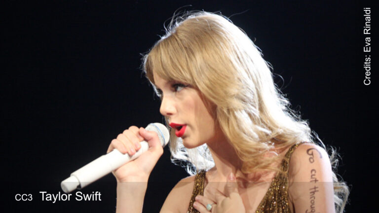 Taylor Swift Speak Now Tour Hots Sydney, Australia You might have heard that Taylor Swift was spotted taking in the view of Sydney yesterday, including even catching a harbour cruise with her friends and family.